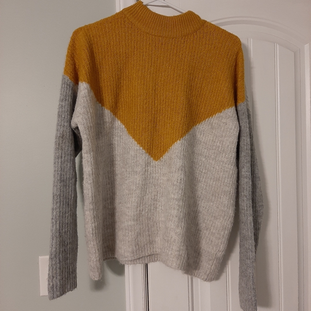 Silverflint Sweater